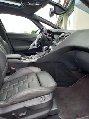 DS Automobiles 5 2.0 BlueHDi 180 Sport Chic