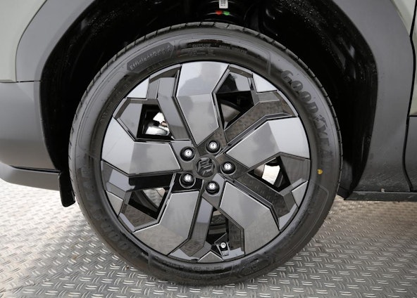 Vehicle image 5 Vehicle image 5