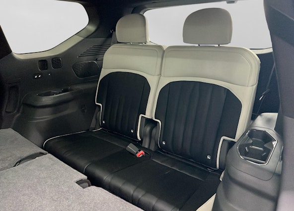 Vehicle image 8 Vehicle image 8