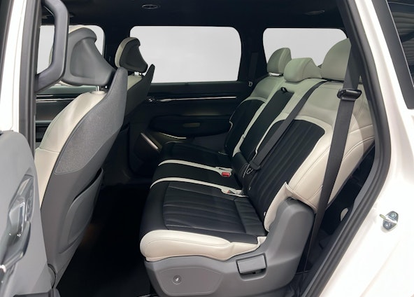 Vehicle image 6 Vehicle image 6