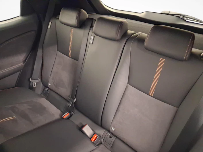Fahrzeugbild LEXUS LBX