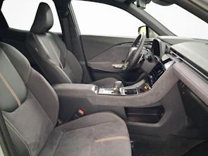 Fahrzeugbild LEXUS LBX 1.5 Hybrid Cool AWD