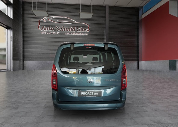 Vehicle image 3 Vehicle image 3