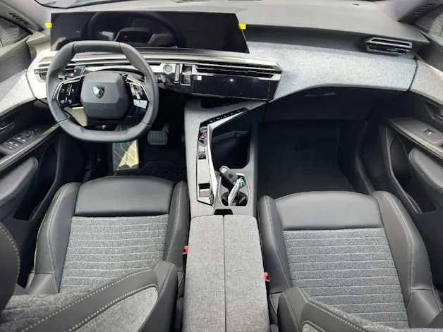 Peugeot 5008 1.2 Hybrid Allure Premium