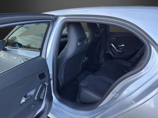 Mercedes-Benz A 180 d 8G-DCT