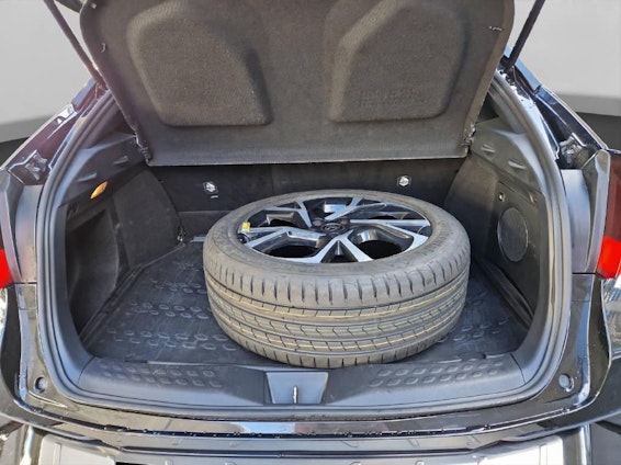 Vehicle image 8 Vehicle image 8