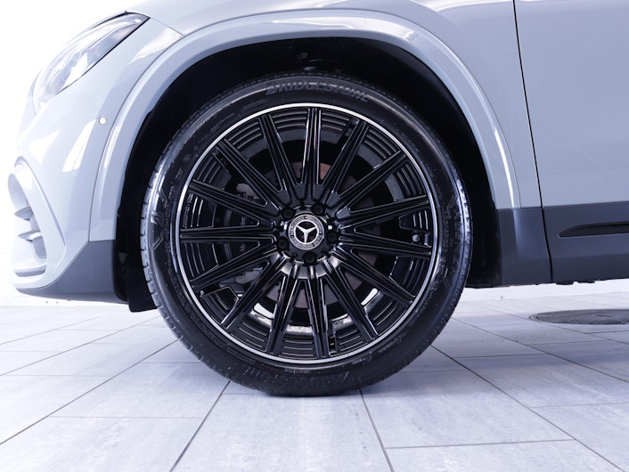 Vehicle image MERCEDES-BENZ GLA 200