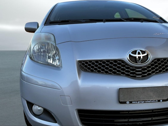 Vehicle image 25 Vehicle image 25