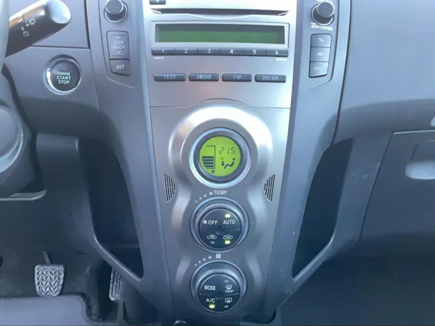 Toyota Yaris 1.33 VVT-i Linea Sol
