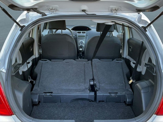 Vehicle image 15 Vehicle image 15