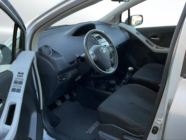 Toyota Yaris 1.33 VVT-i Linea Sol