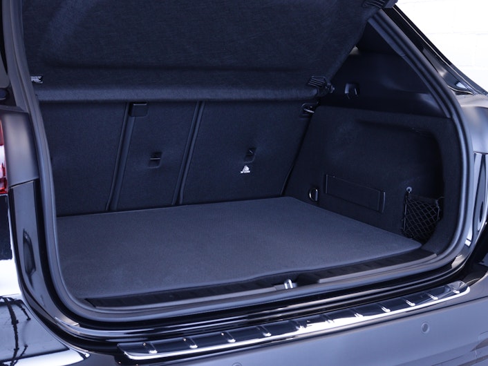 Vehicle image MERCEDES-BENZ GLA 200