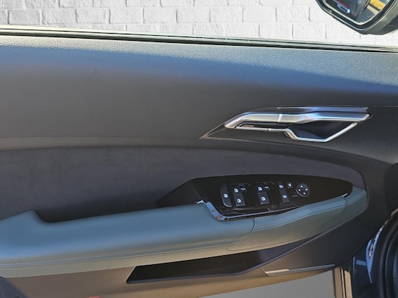 Vehicle image 12 Vehicle image 12