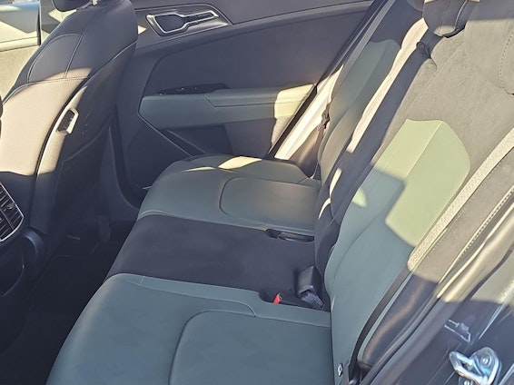 Vehicle image 8 Vehicle image 8