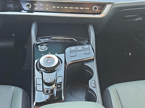 Vehicle image 6 Vehicle image 6