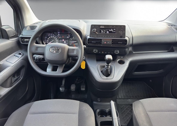 Vehicle image 12 Vehicle image 12