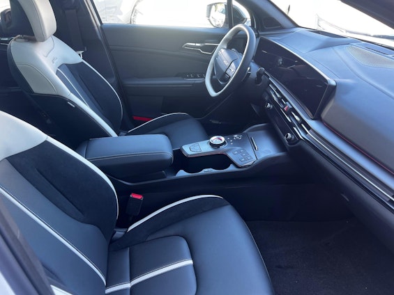 Vehicle image 7 Vehicle image 7