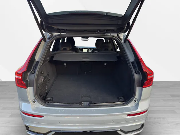 Volvo XC60 B5 Benzin Mild Hybrid AWD Plus Dark Geartronic