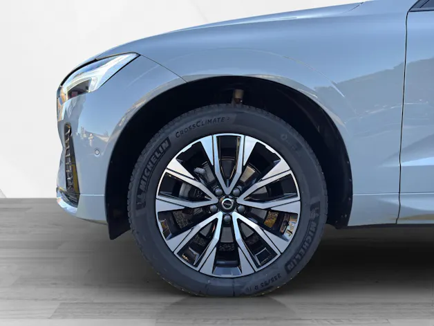 Volvo XC60 B5 Benzin Mild Hybrid AWD Plus Dark Geartronic