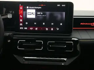 Renault R4 E-Tech Comfort Range iconic