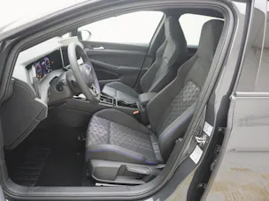 VW Golf VIII 1.5 eTSI R-Line DSG