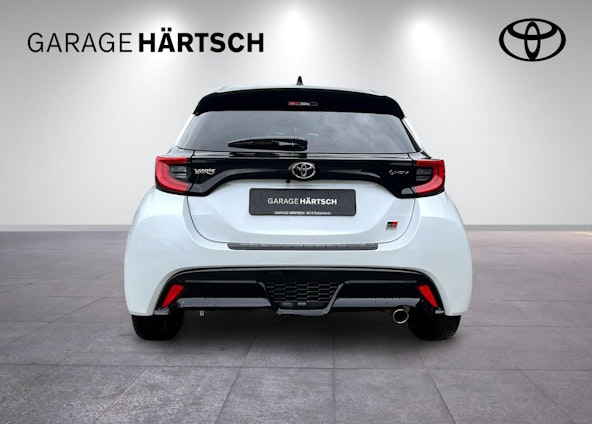 Vehicle image 4 Vehicle image 4