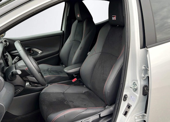 Vehicle image 14 Vehicle image 14