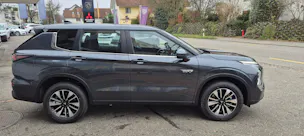 Mitsubishi Outlander 2.4 PHEV Inform Helvetia