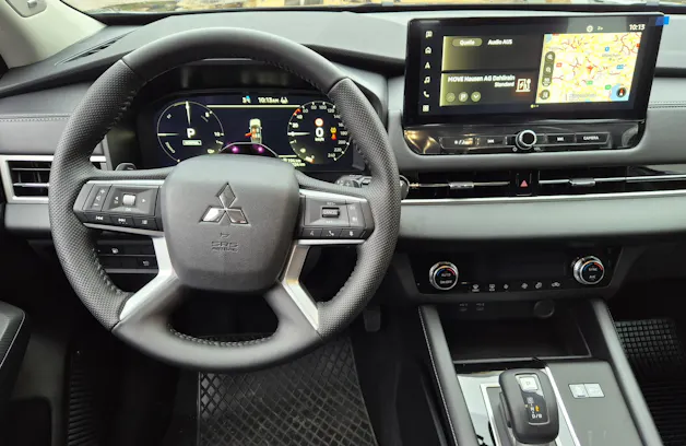 Mitsubishi Outlander 2.4 PHEV Inform Helvetia