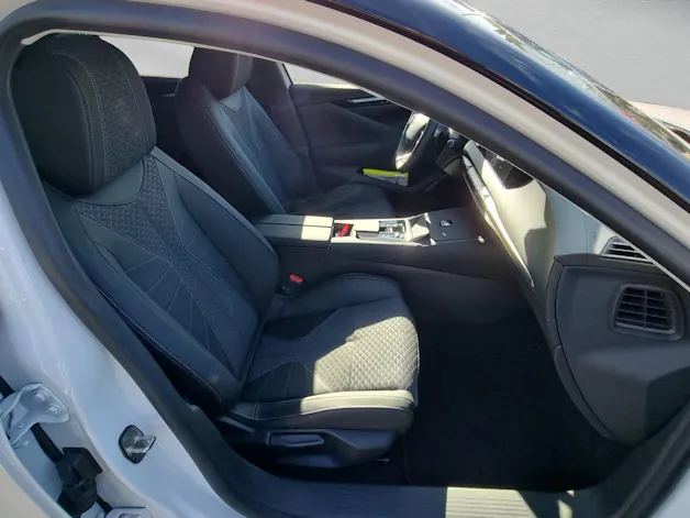 DS Automobiles No4 1.2 Hybrid Pallas