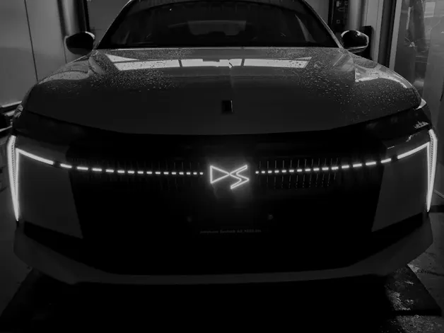 DS Automobiles No4 1.2 Hybrid Pallas
