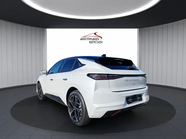 DS Automobiles No4 1.2 Hybrid Pallas