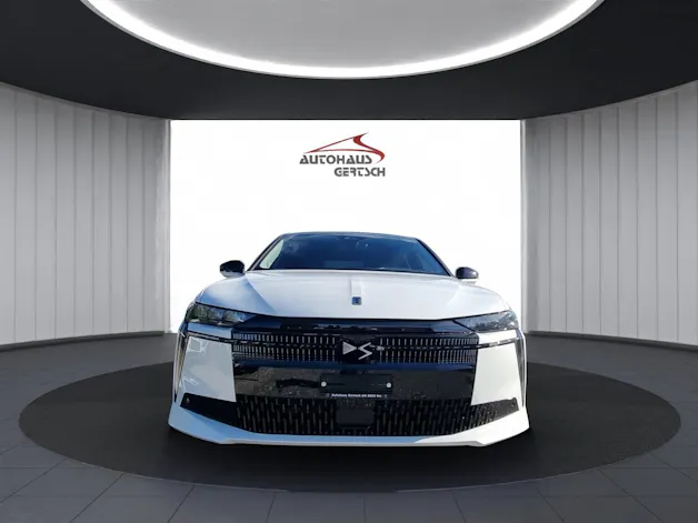 DS Automobiles No4 1.2 Hybrid Pallas