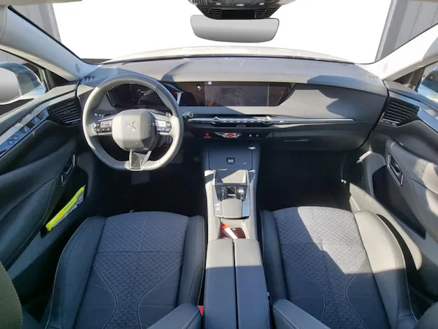 DS Automobiles No4 1.2 Hybrid Pallas