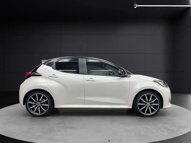 Toyota Yaris 1.5 VVT-i HSD GR Sport