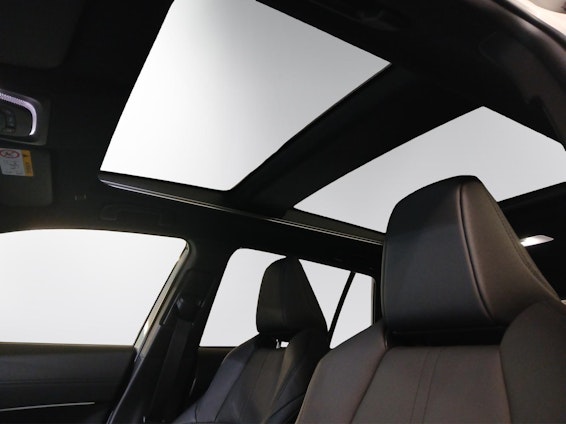 Vehicle image 18 Vehicle image 18