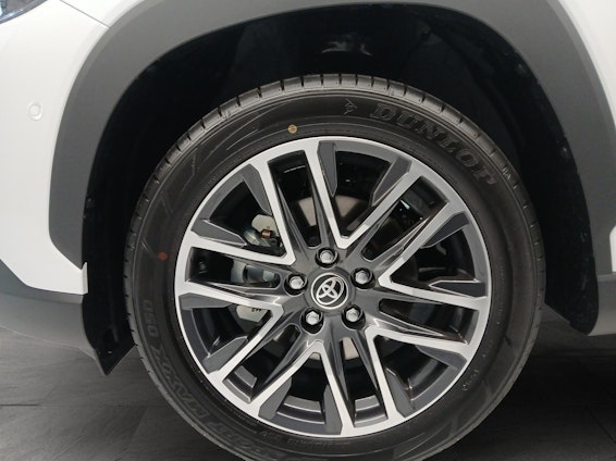 Vehicle image 16 Vehicle image 16