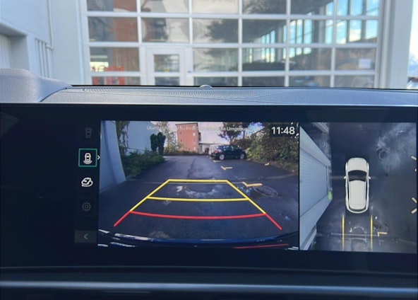 Vehicle image 13 Vehicle image 13