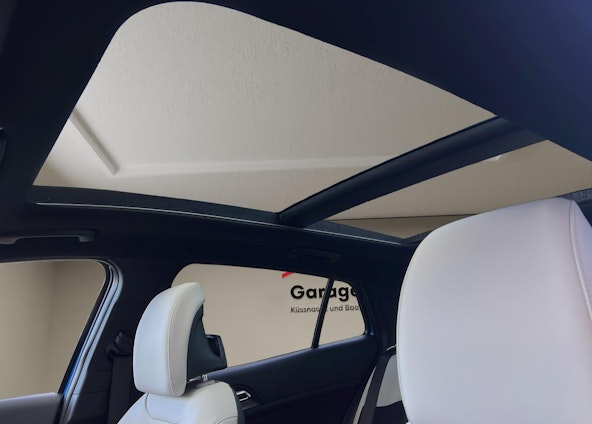 Vehicle image 9 Vehicle image 9