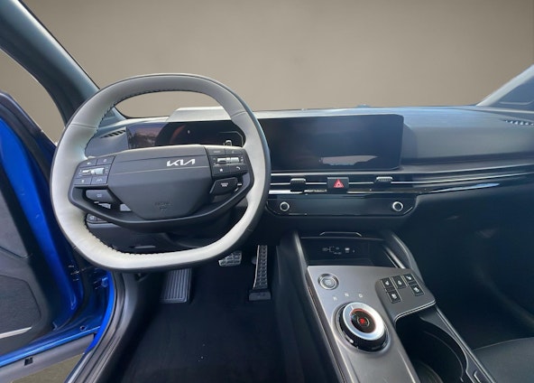 Vehicle image 10 Vehicle image 10