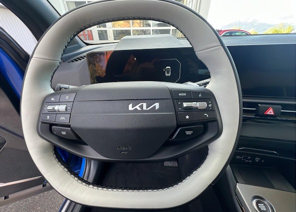 Vehicle image 11 Vehicle image 11