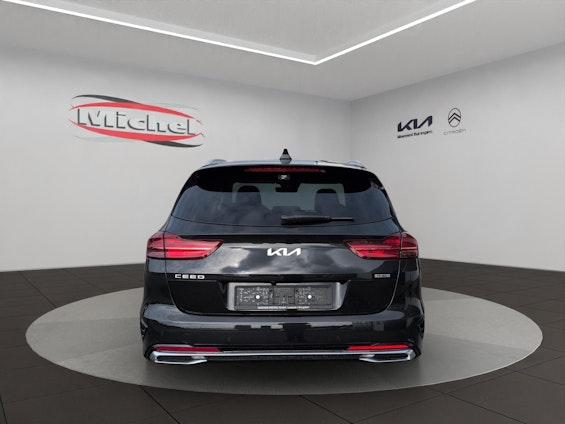 Vehicle image 4 Vehicle image 4