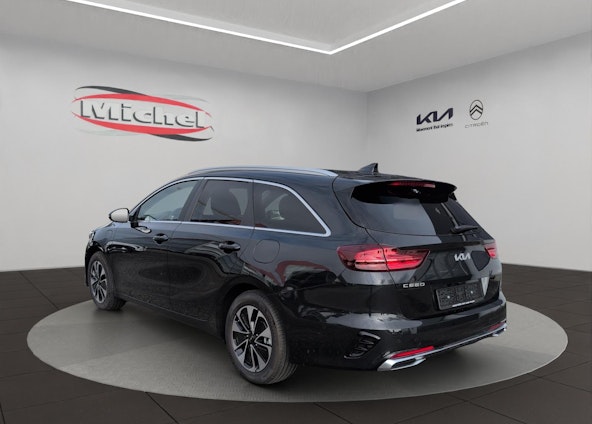 Vehicle image 3 Vehicle image 3