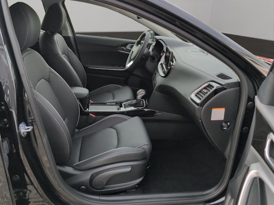 Vehicle image 9 Vehicle image 9