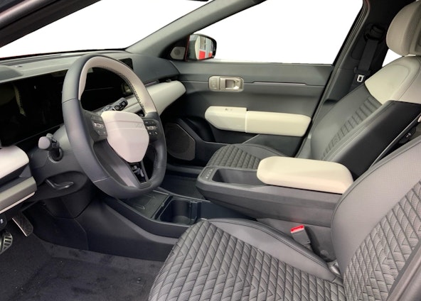 Vehicle image 4 Vehicle image 4