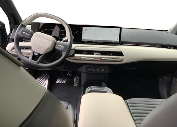 Vehicle image 5 Vehicle image 5