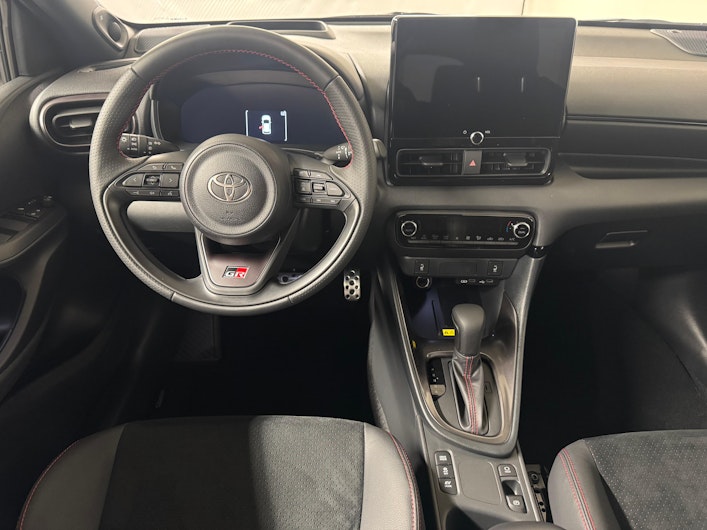 Vehicle image TOYOTA YARIS