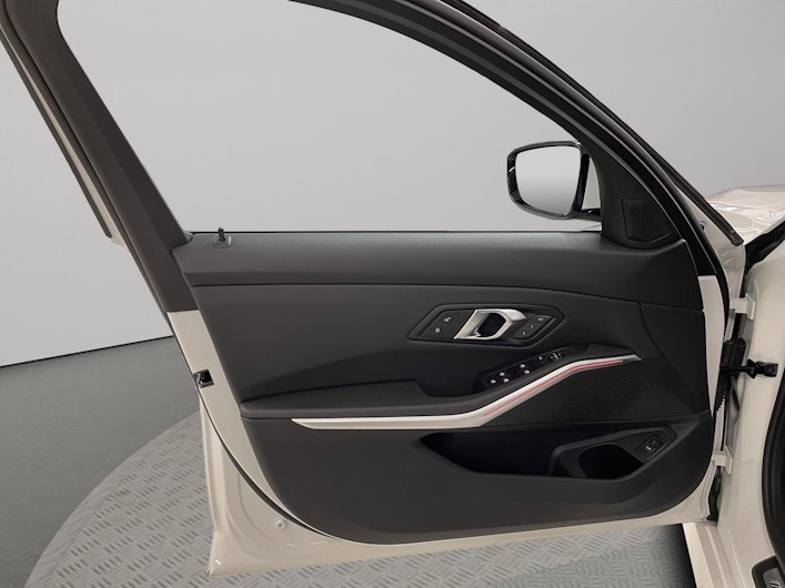 Vehicle image BMW 3 SERIES