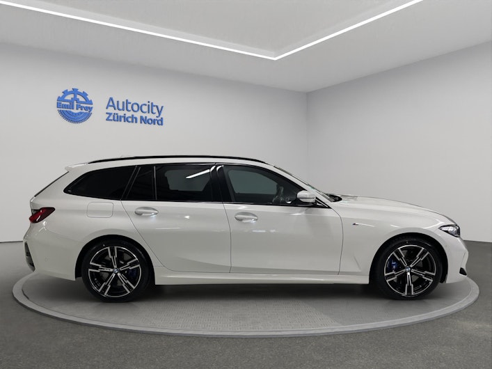 Vehicle image BMW 3 SERIES