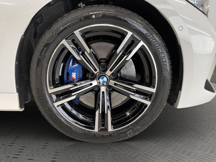 Vehicle image BMW 3 SERIES